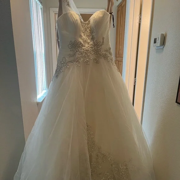 oleg cassini organza wedding dress Strapless 3D Floral Organza Wedding Dress